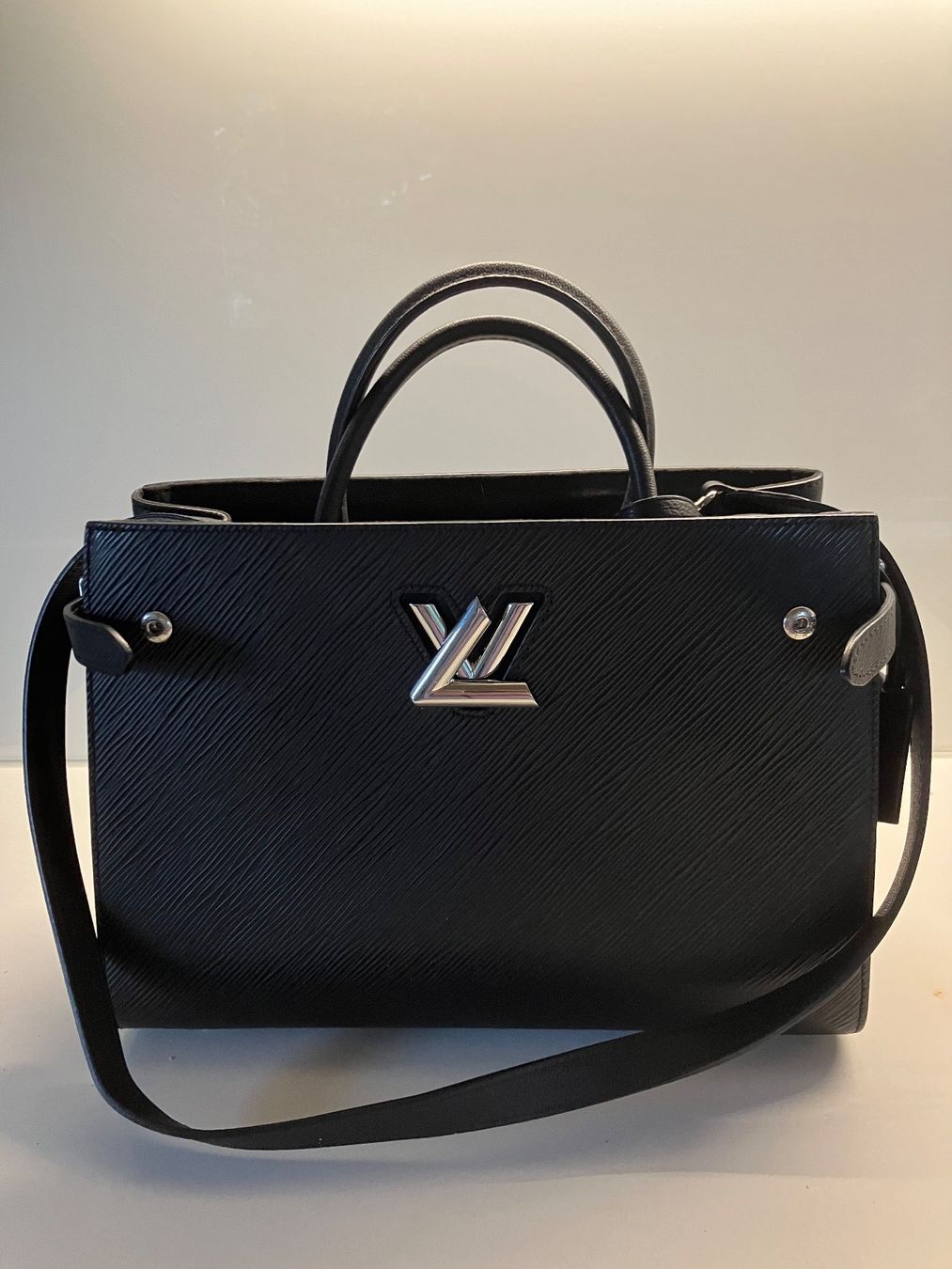 Louis Vuitton Borse da donna: Louis Vuitton Twist Tote – Nuovo (secondo la descrizione) da Zürich venduto da tacita01 1