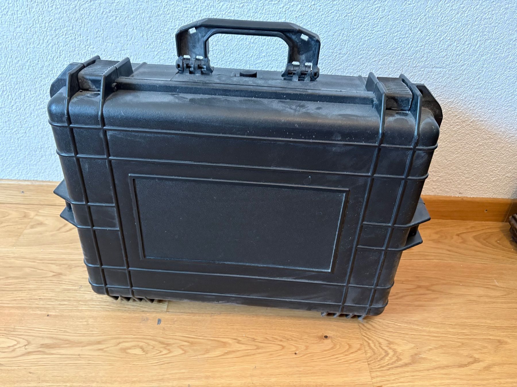 Valigie: Outdoor Schutzkoffer Hartschale – Usato da Rheineck venduto da roh_b2yn
