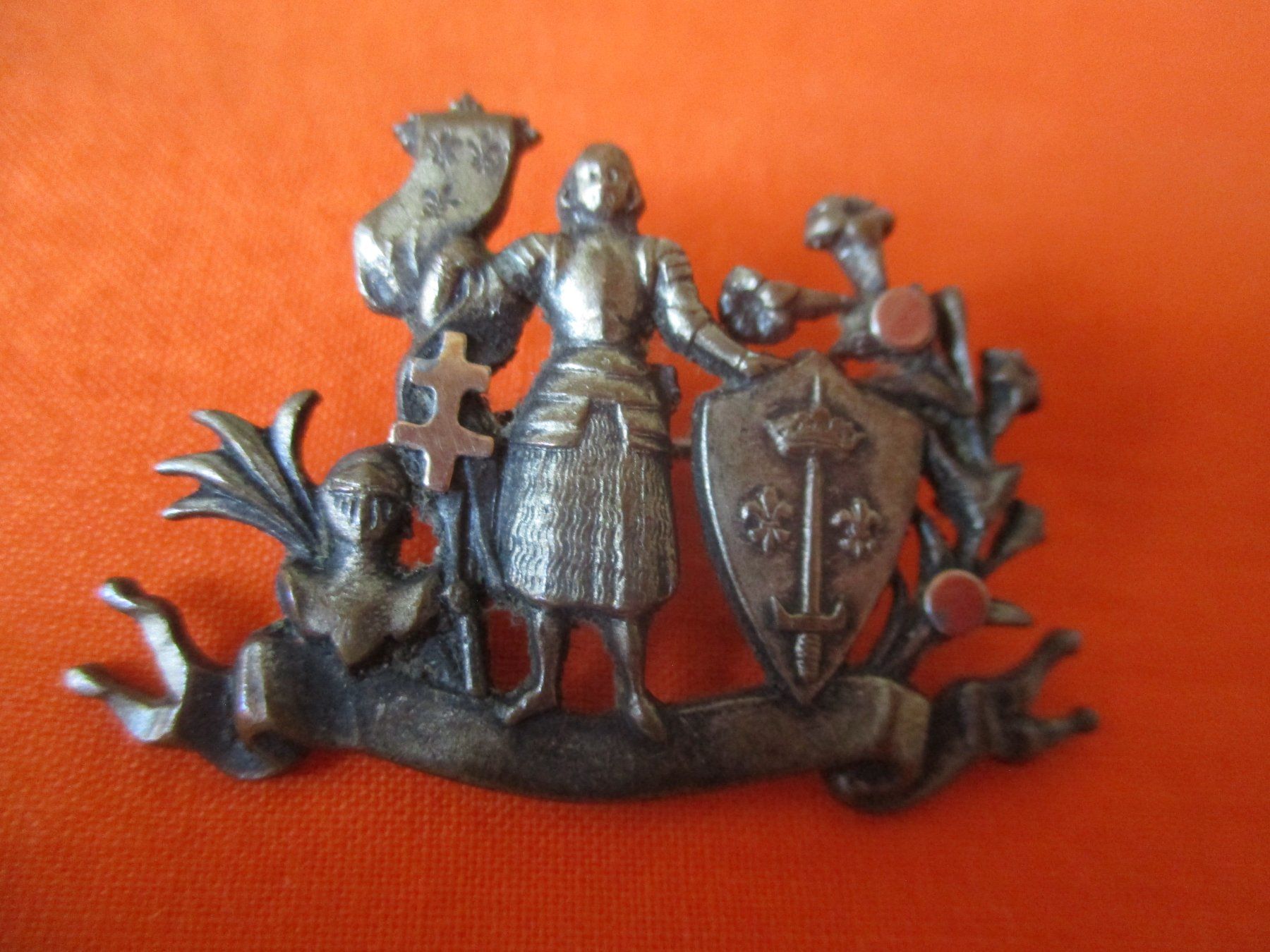 Plaquettes & Badges: Abzeichen Jean D`Arc – D'occasion à Birsfelden par alles-muss-raus