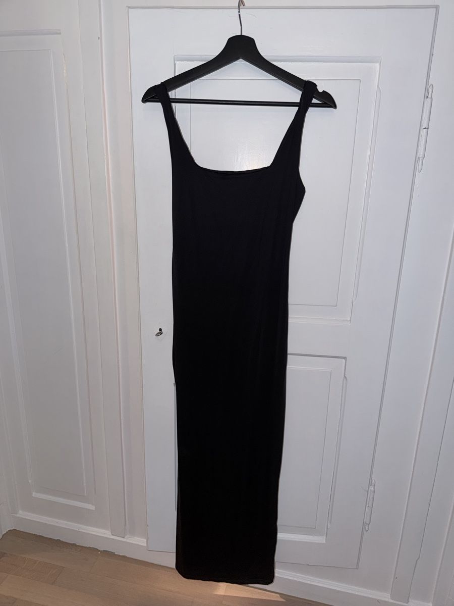Vestiti: 8 Kleid fur 45 chf – Usato da Münchenstein venduto da By.gabriela.v