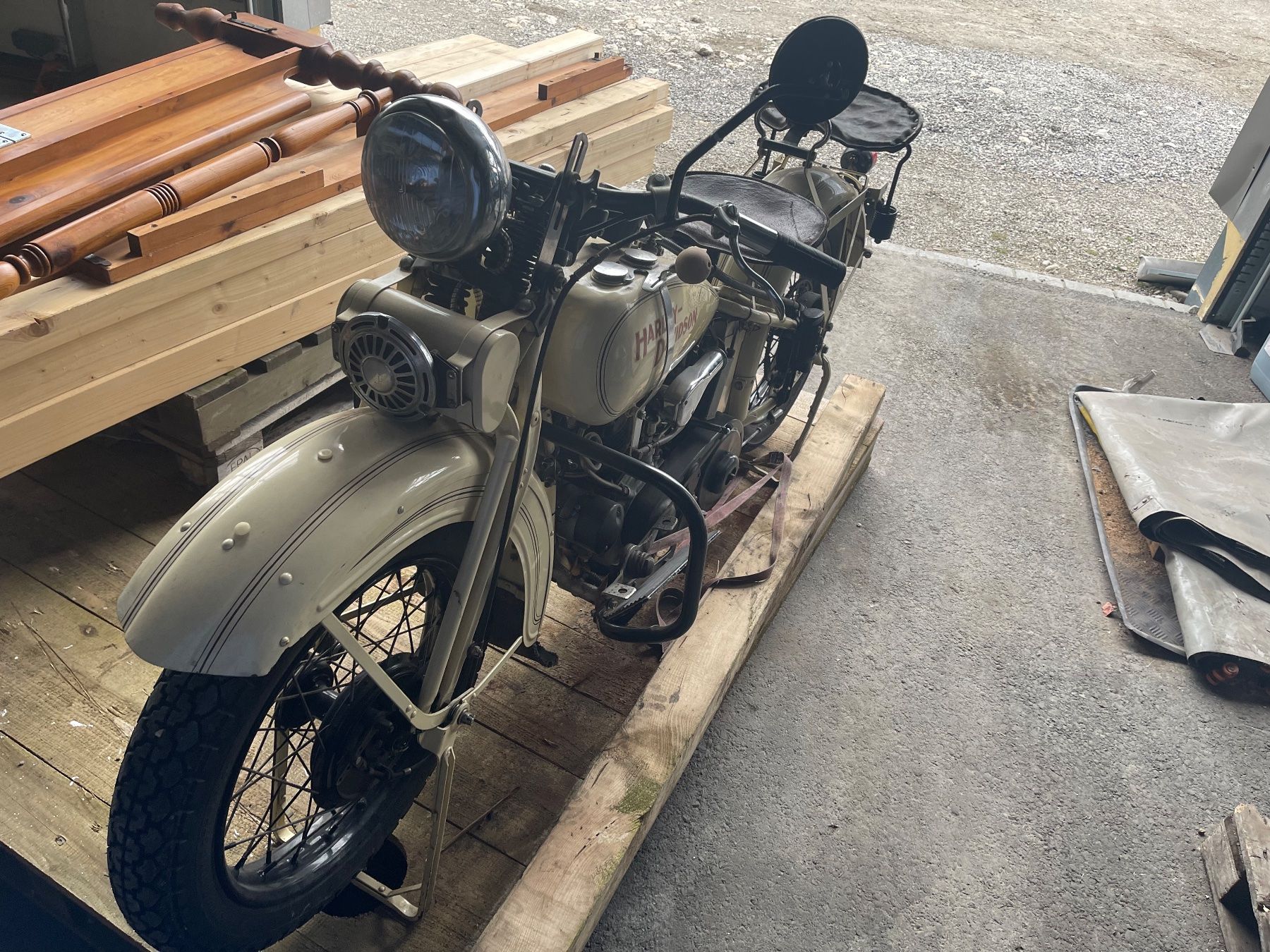 Harley-Davidson Strada: Harley Davidson 1946 in Original Zustand – Usato da Olten venduto da D.Edelmann_GmbH 2
