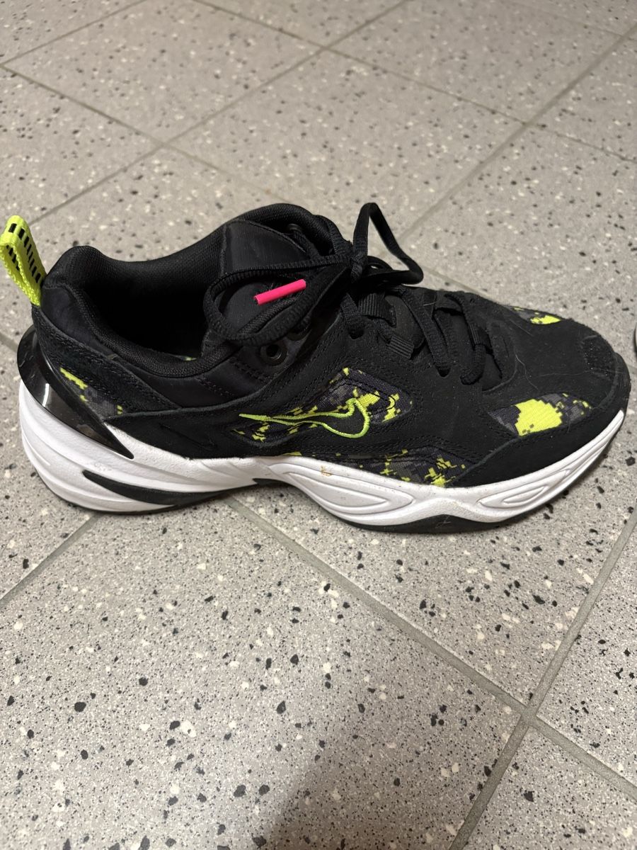 Nike Scarpe da uomo: Baskets Nike noir jaune – Nuovo (secondo la descrizione) da Vétroz venduto da oce_ctz 1