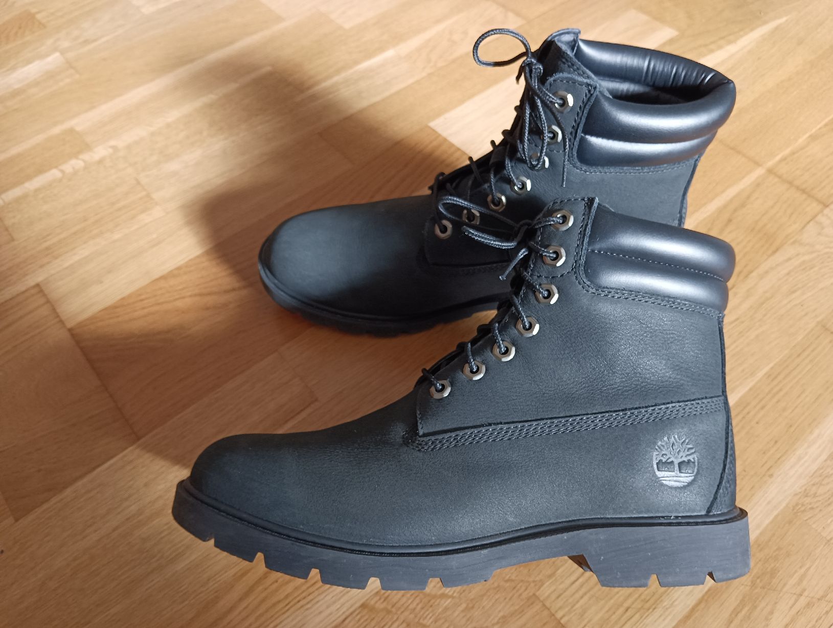 Timberland Herrenschuhe: Neuwertige Timberland 6 inch Basic Herren Winterschuh Gr. 44 – Neu (gemäss Beschreibung) aus Densbüren von H-76 3