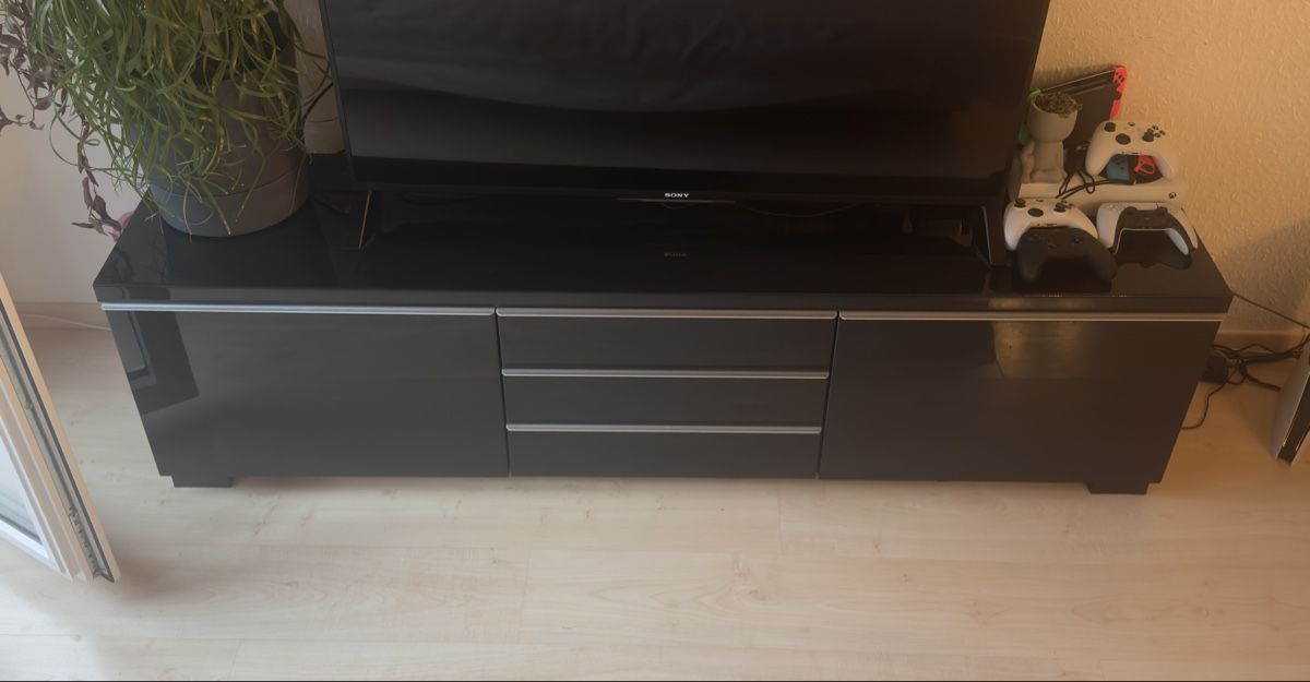 Meubles TV: TV-Bank - Lowboard GRATIS – D'occasion à Engelberg par nik_k259 1