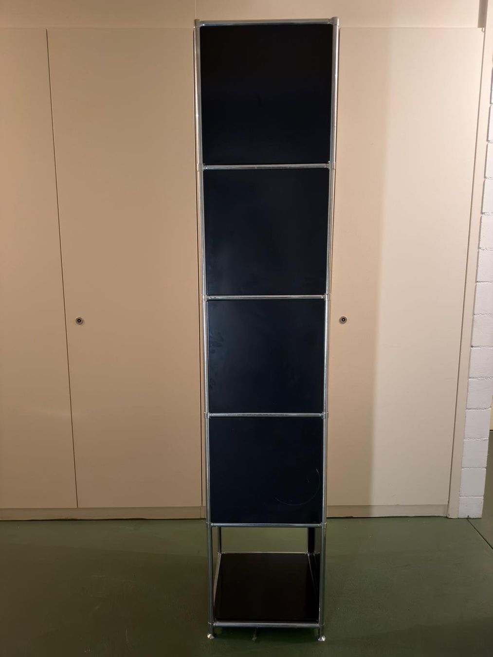 Scaffali: USM Style Offenes Regal mit Metallrahmen – Usato da Au ZH venduto da bpu_sp7d