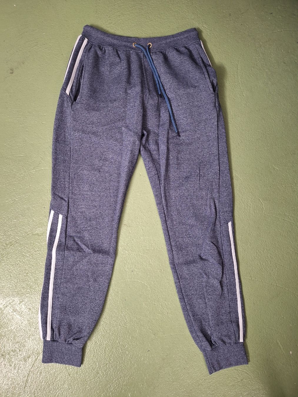 Pantaloni: Jogginghose – Usato da Niederglatt ZH venduto da Bobsli