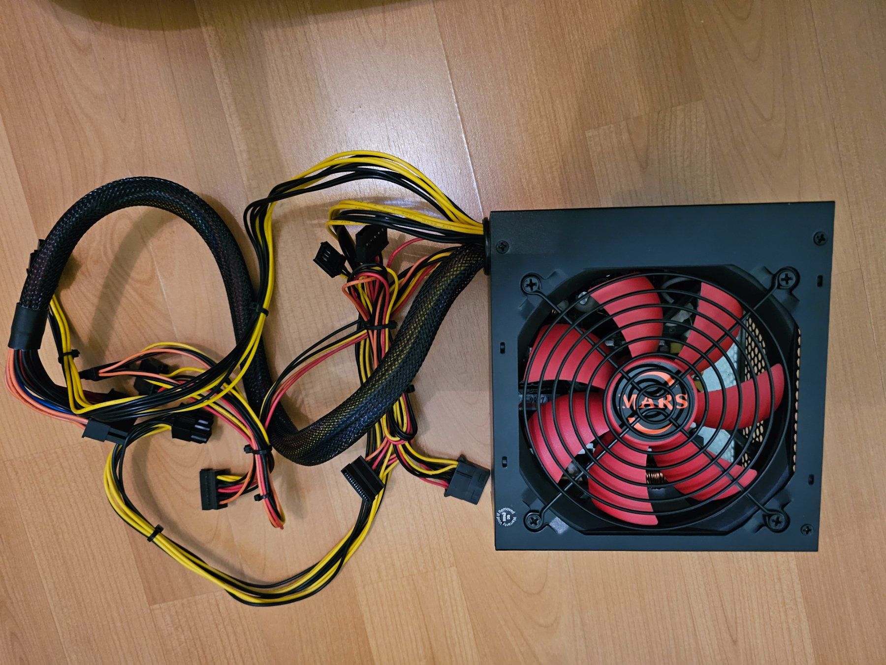 Componenti elettronici: Gebrauchtes Mars Gaming 650 W Netzteil – Usato da Neuhausen venduto da rpy_h2b8
