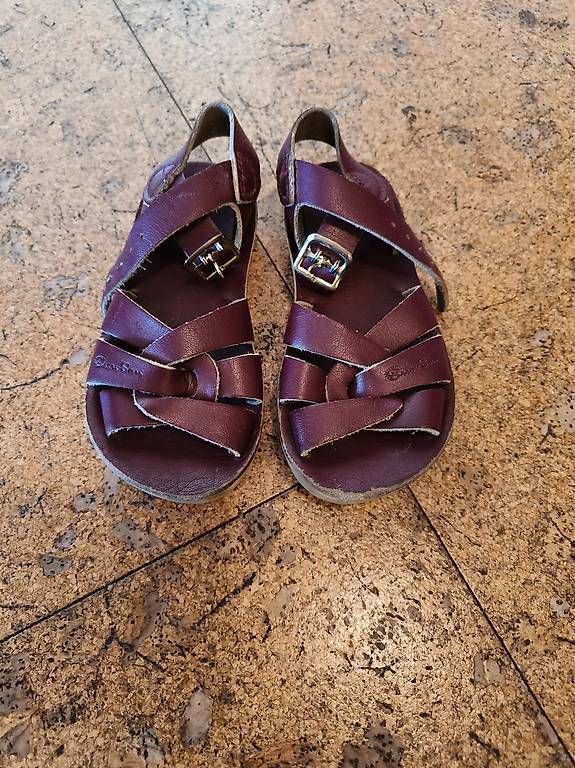 Salt-Water Scarpe per ragazzi: Salt Water Sandalen "Swimmer" Grösse 8 – Usato da Stansstad venduto da Aangel1