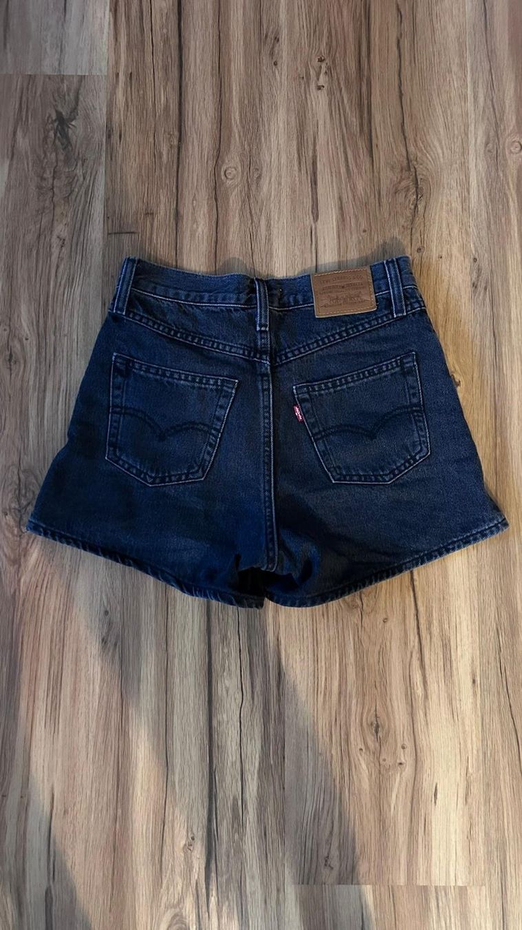 Levi's Jeans: Levi's Shorts – Usato da Seengen venduto da nad_cn92 3