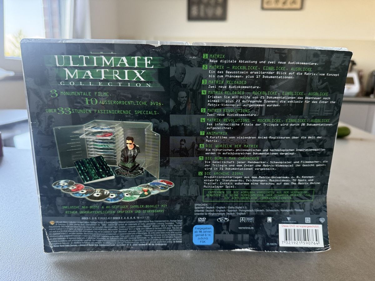 Alle DVDs: Ultimate Matrix Collection DVD Set mit Neo Figur – Neu und originalverpackt aus Holderbank AG von JohnPaul76 3