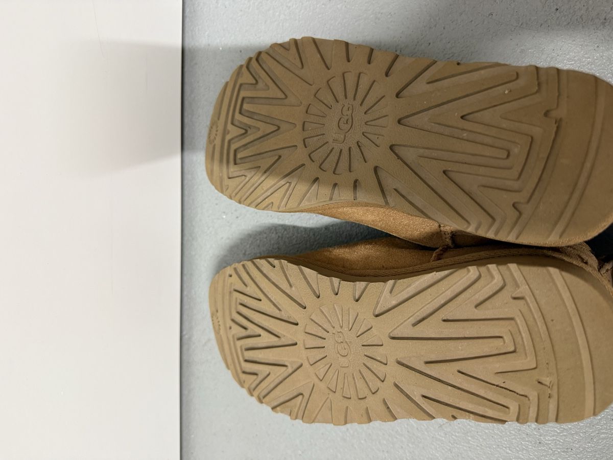 Ugg Chaussures femmes: UGG Classic Ultra Mini, Grösse 38 – D'occasion à Perlen par b.b10 5