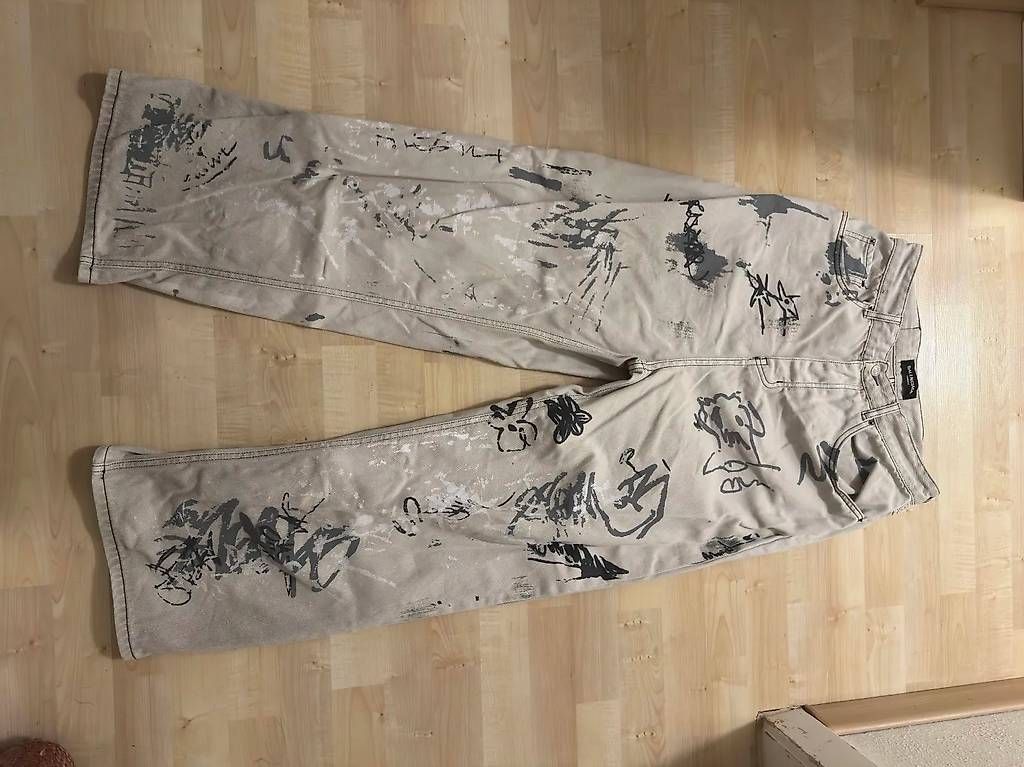 Jeans: Balenciaga SS23 Graffiti Jeans – Usato da Eschlikon TG venduto da nitroderwahre 1