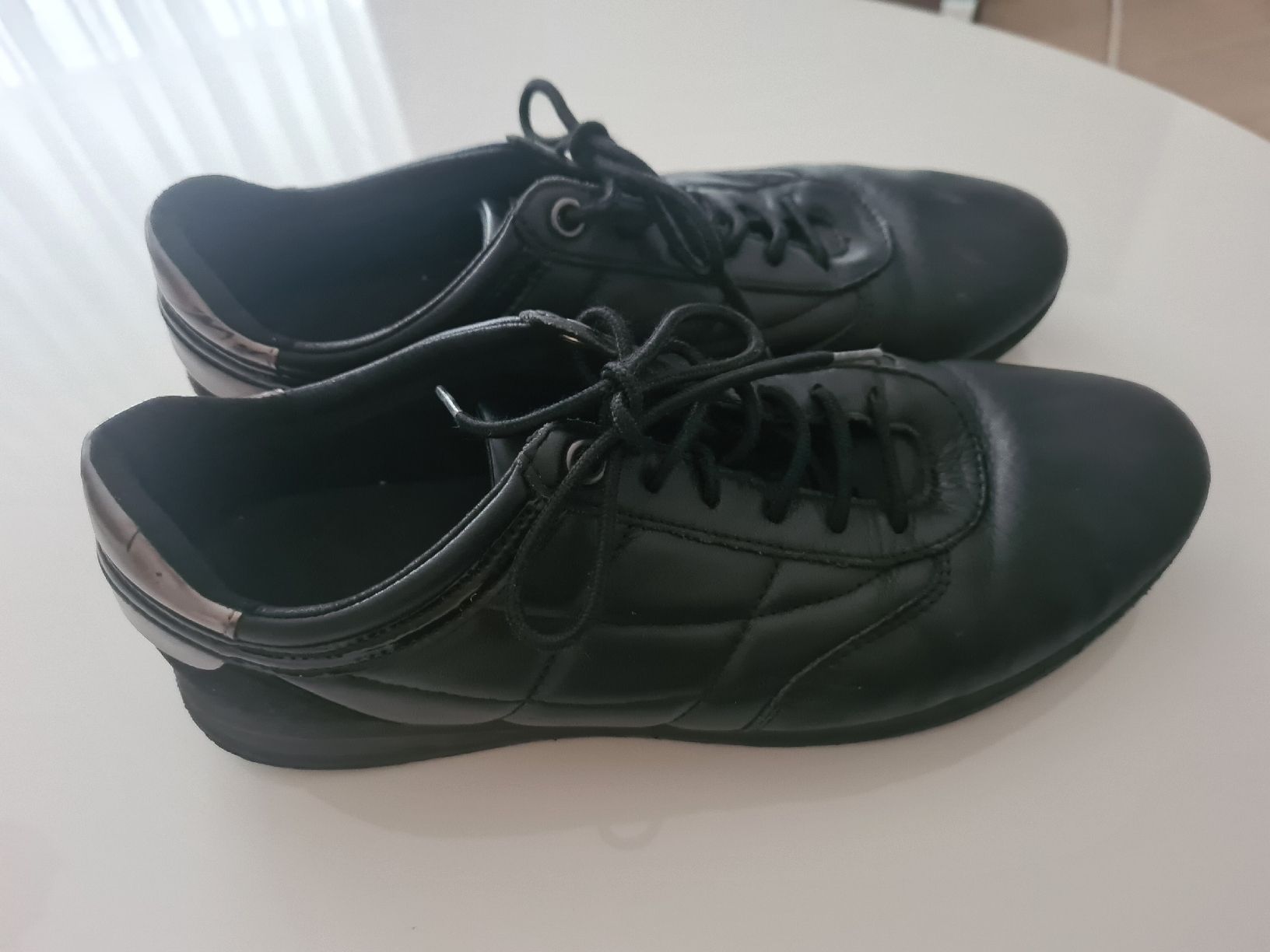 Geox Damenschuhe: Geox Schuh Gr. 39 – Gebraucht aus Steinen von turbogeiss99