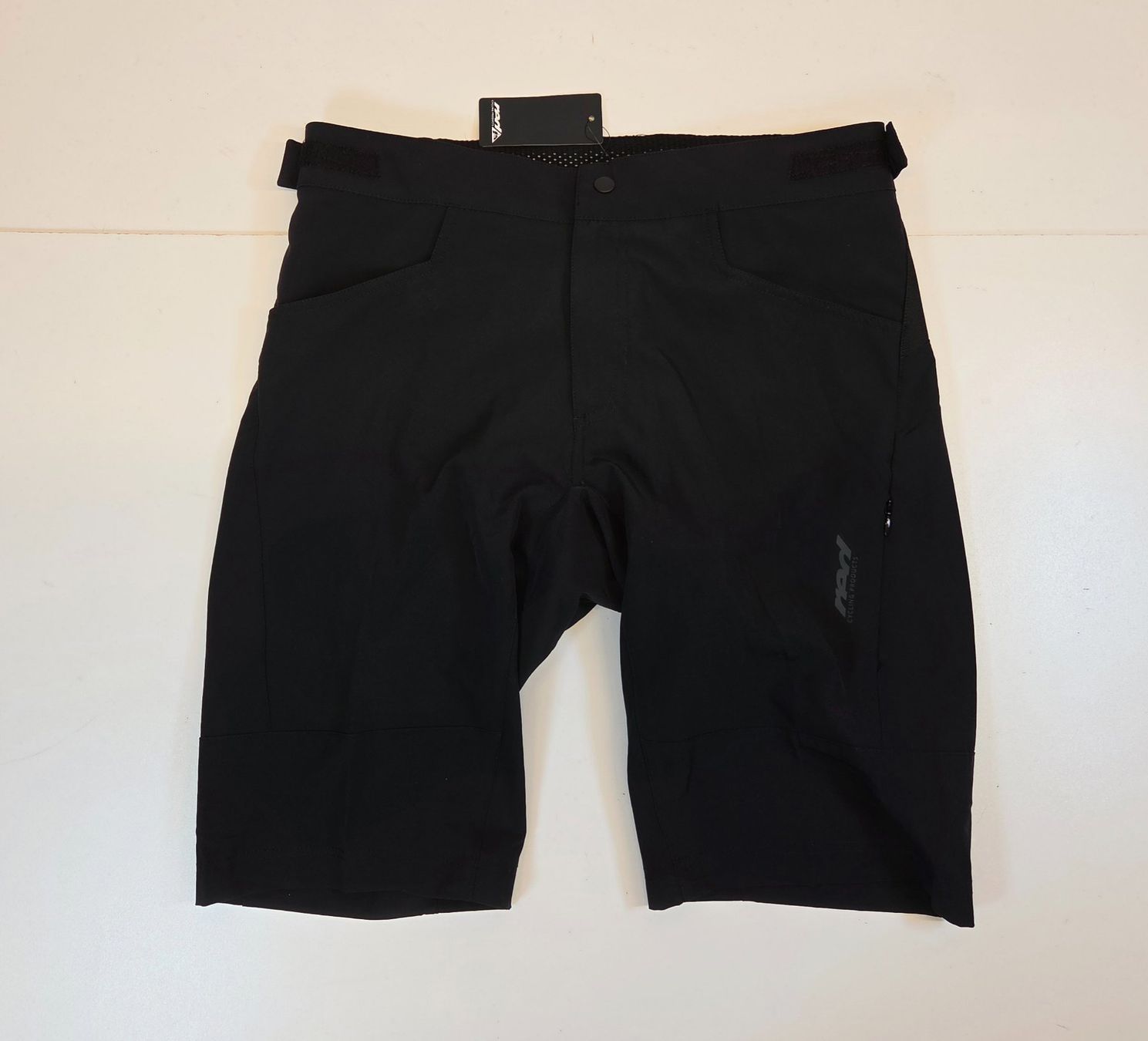 Hosen: Red Cycling Velohose Herren Grösse S – Neu und originalverpackt aus Braunau von Brand-Store