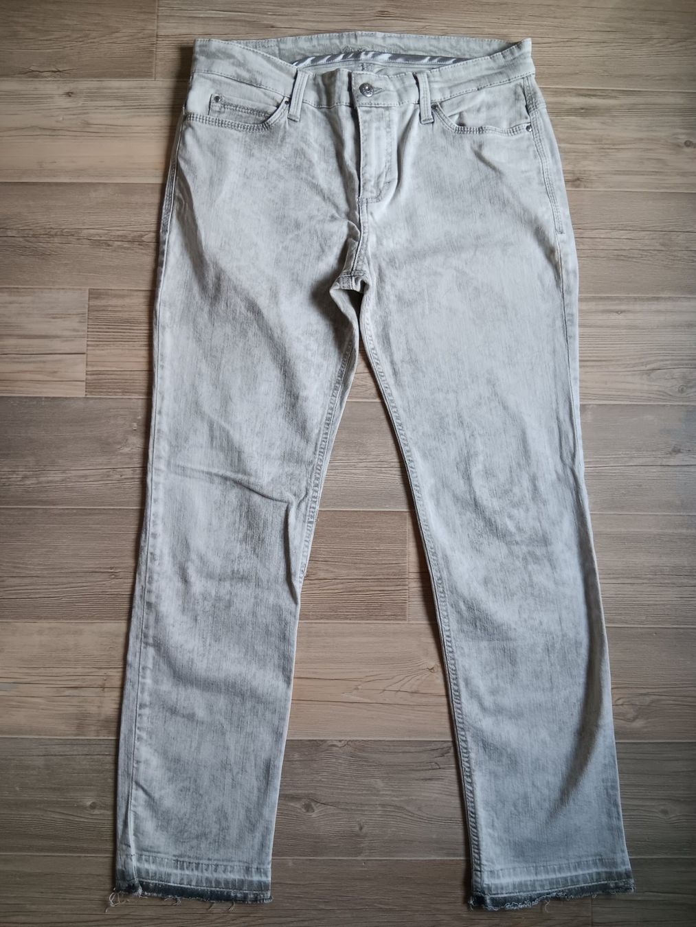 Jeans: MAC Jeans CARRIE PIPE taille / Grosse 38 – Usato da Cossonay-ville venduto da Super-Price-Quality