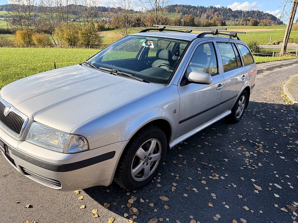 Automobili: Skoda Octavia  Ersatzteile – Usato da Udligenswil venduto da Sch2s 6