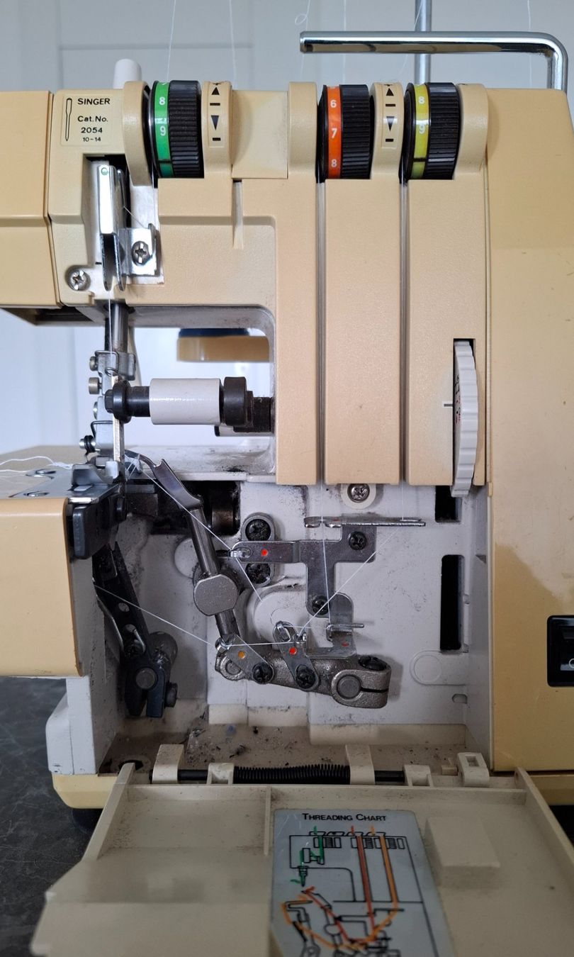 Singer Macchine da cucire: Singer Overlockmaschine – Usato da Hausen am Albis venduto da ann_2kkx 4