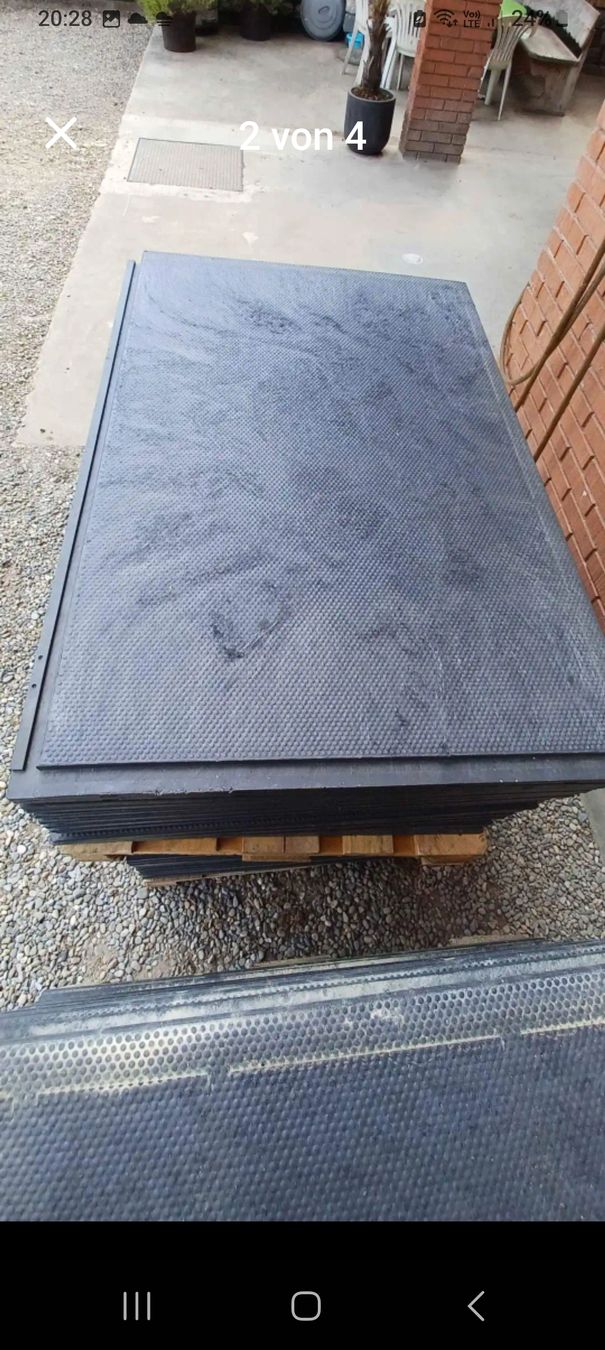 Rivestimenti per pavimenti: Gummimatten/ Lastplatten – Nuovo (secondo la descrizione) da Mellingen venduto da Roat