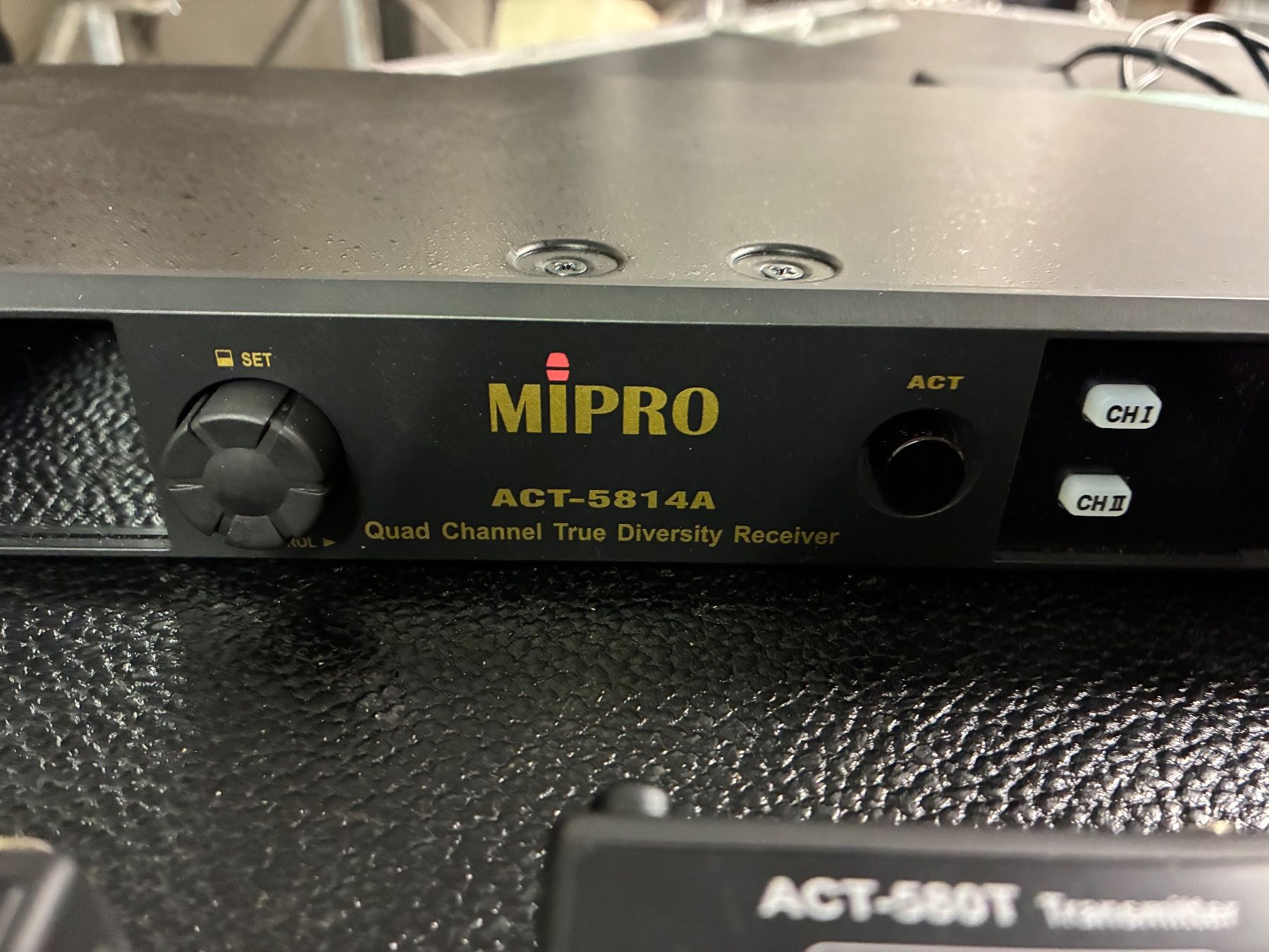 MIPRO Microfoni: Mipro ACT-58 Funksystem mit 4 Sender - Top Zustand! – Nuovo (secondo la descrizione) da Sulgen venduto da smartfiles_Events 2