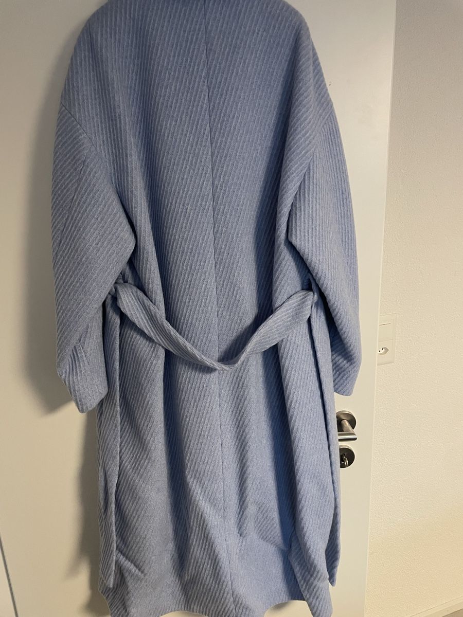Windsor Cappotti: Wintermantel von Windsor, hellblau, Gr. 40 , neu! – Nuovo (secondo la descrizione) da Ennetaach venduto da Ustraessle 3