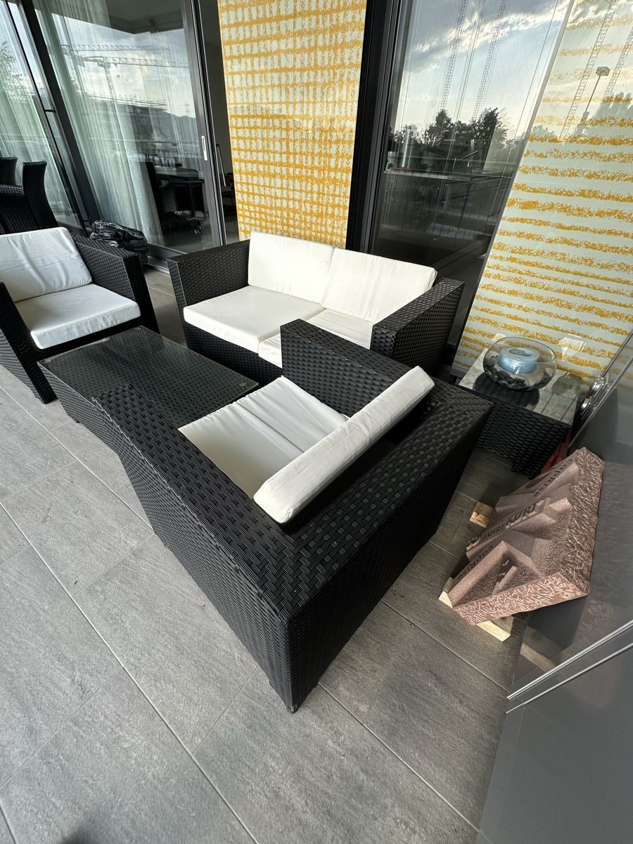 Set de table et chaises: Gartensofa Set mit Tisch & Stühle ab 1.-  – D'occasion à Hagendorn par Pokecollectorch 4