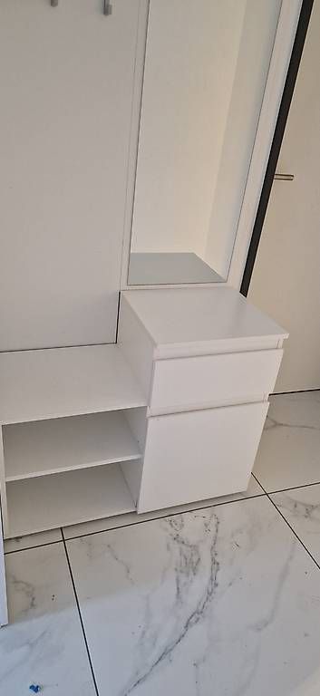Guardaroba: Garderobe Shark Dekor weiss matt – Usato da Romanshorn venduto da fag_gnd6 3