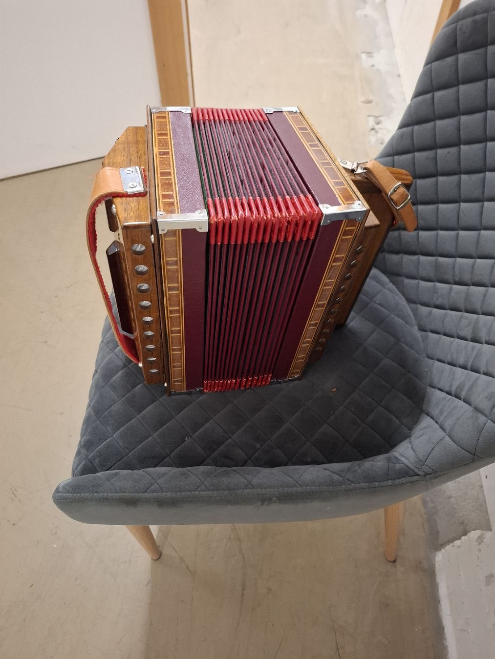 Strumenti musicali: 2 chorig schwyzerorgeli – Usato da Villeneuve venduto da BibiVintage 3