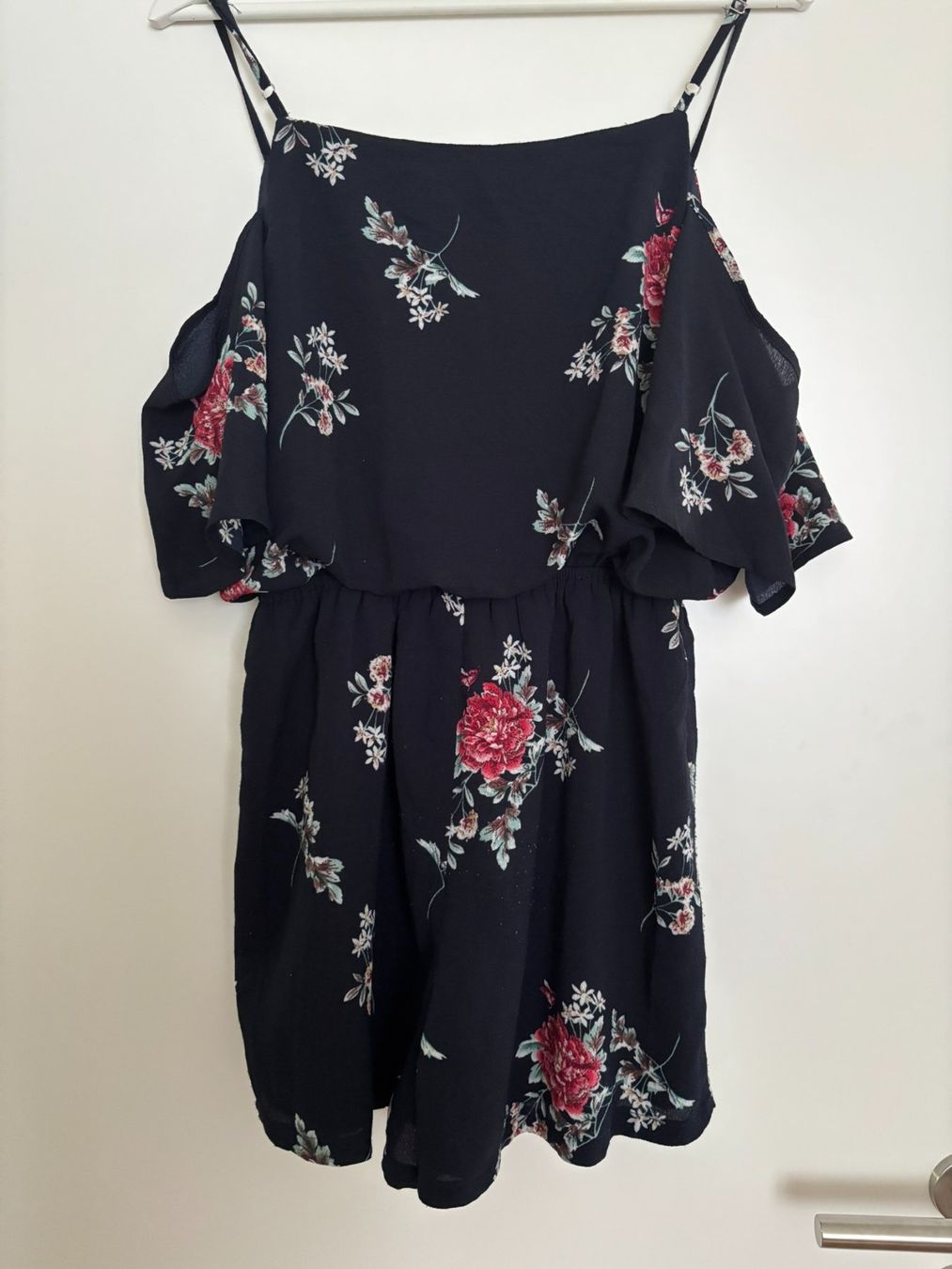 Tute: Sommerlicher Jumpsuit mit Blumenmuster, Grösse M – Usato da Pfäffikon ZH venduto da sunshine9500 3