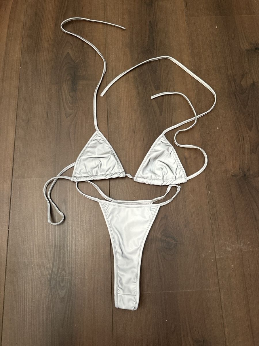 Costumi da bagno & Bikini: Bikini Set Silber Grösse S Neu – Nuovo (secondo la descrizione) da Biel/Bienne venduto da julietteW.