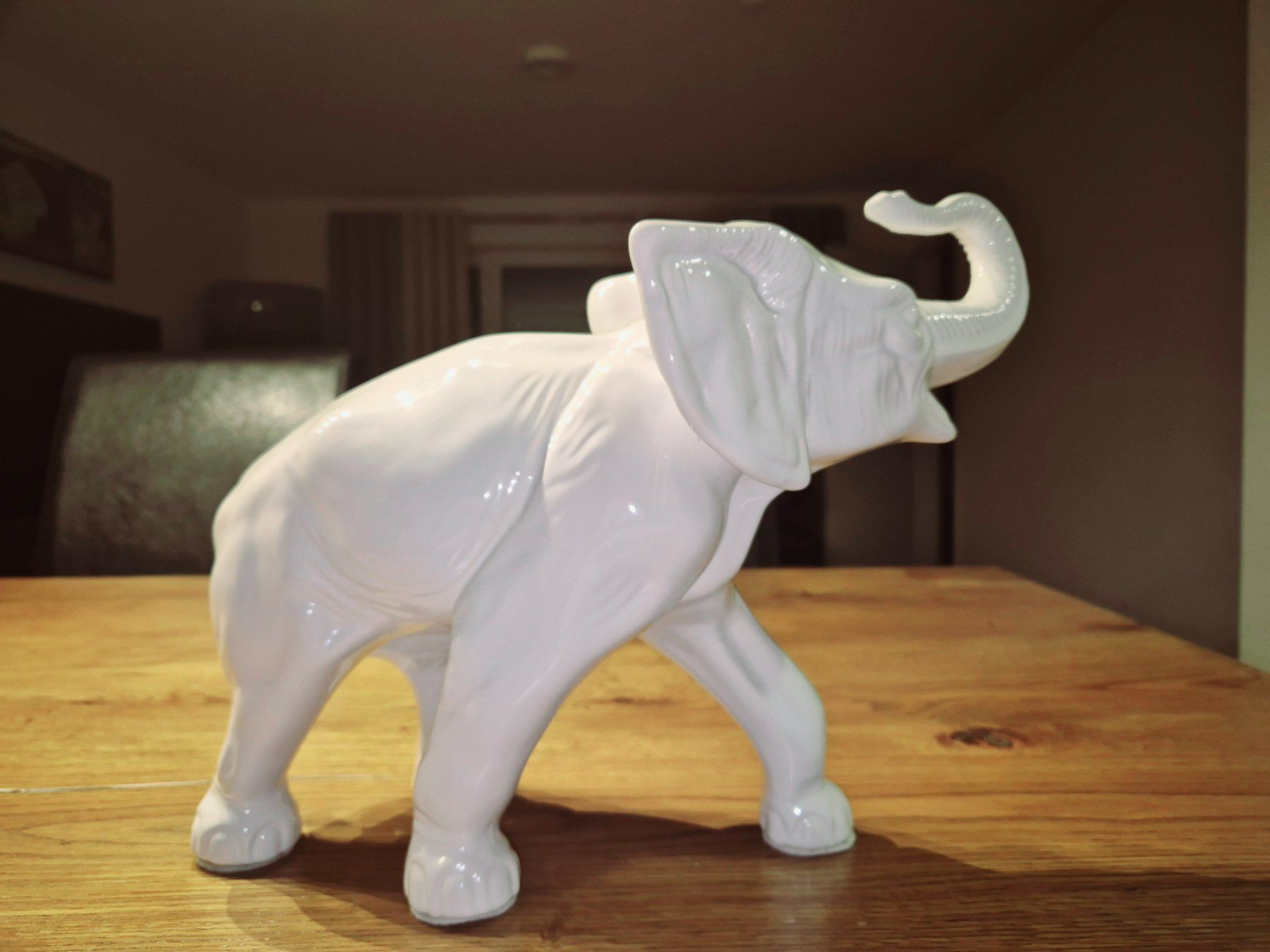 Statuette: Weisser Deko Elefant aus Keramik – Usato da Mellingen venduto da Loewe2006 1