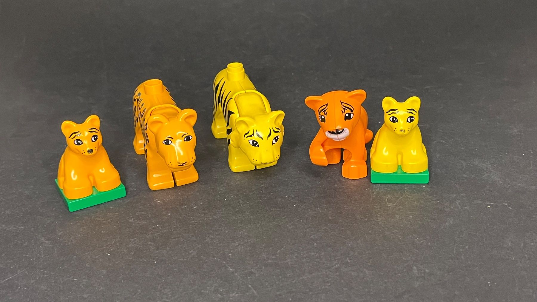 Lego Statuette: LEGO Duplo Leopard Löwe/Tiger mit Babys – Usato da Ennetbaden venduto da teo_yg9s