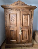 Rustikaler Arvenholz Schrank, Massivholz, Voglauer