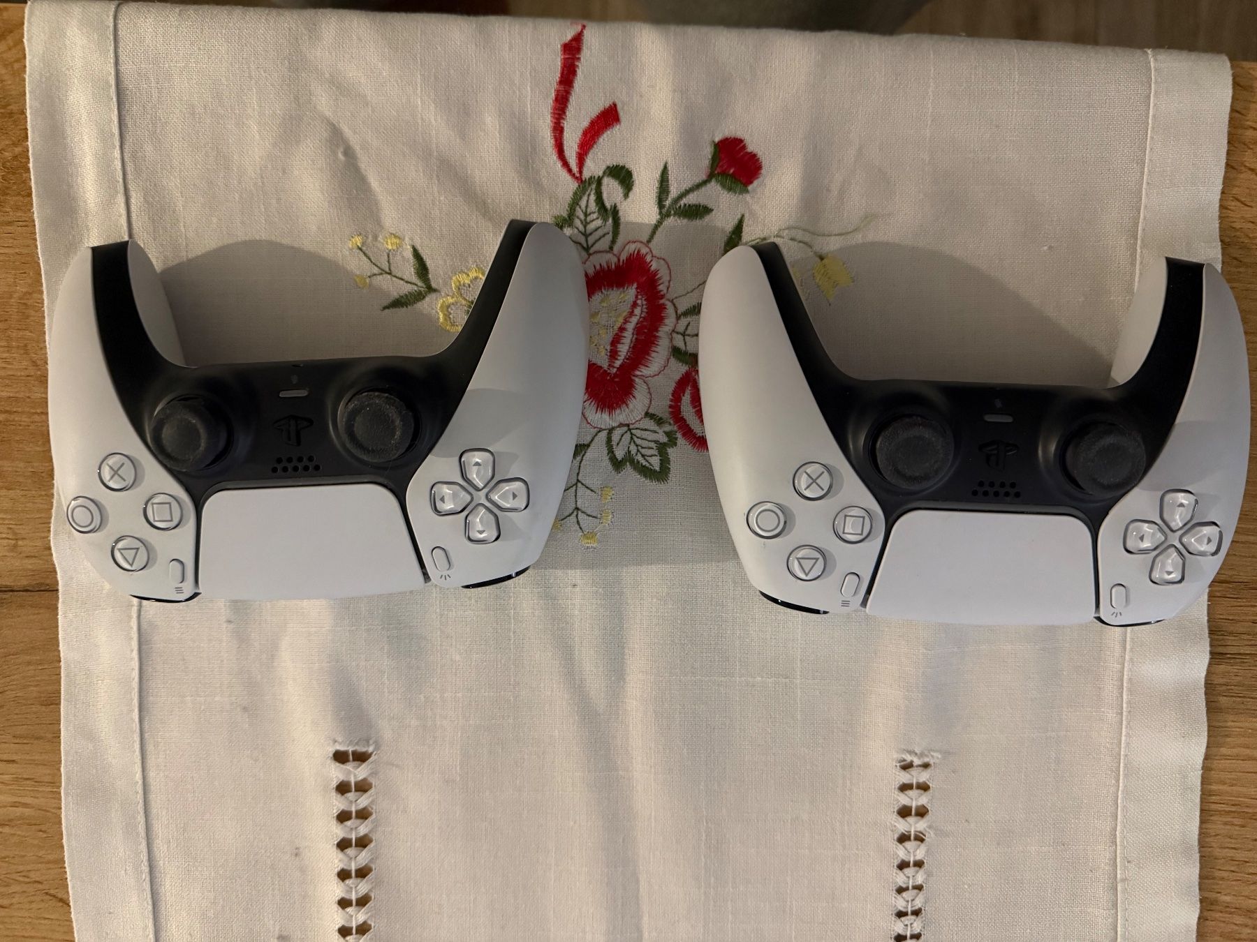 Sony Console: Play station 5 + 2 manopole + cuffie – Usato da Minusio venduto da lui_b2df 3