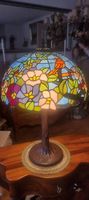 Farbenfrohe Tiffany Lampe mit Vögel