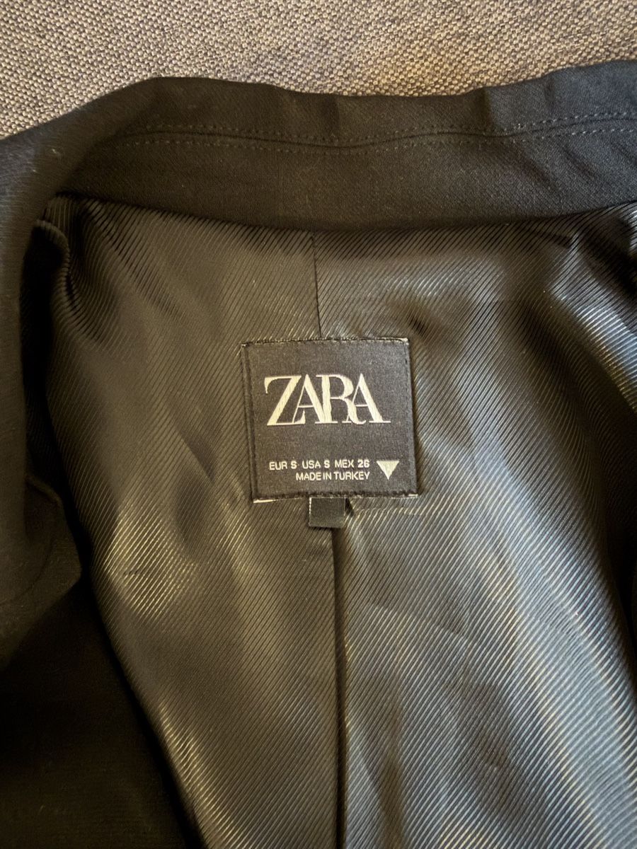 Zara Giacche: Zara Cropped Blazer Black Size S – Usato da Zürich venduto da Sylwia2001 3