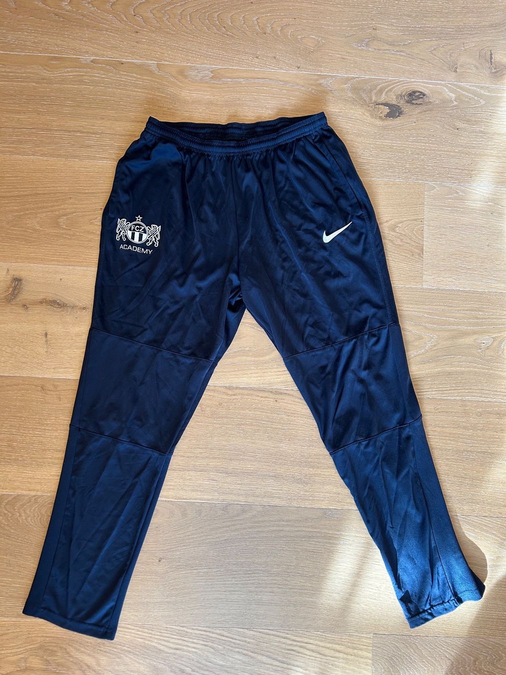 Nike Pantaloni: FCZ Hosen – Usato da Uerikon venduto da Petersli