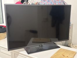 Samsung TV mit USB und HDMI Anschlüssen