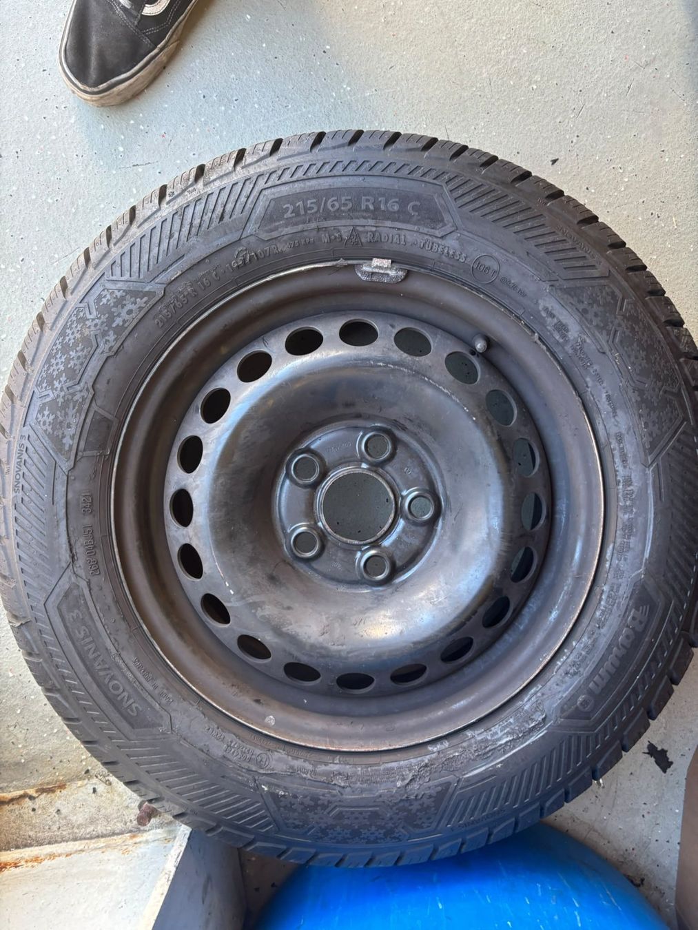 Volkswagen Pneumatici & Ruote complete: VW T6.1 Winterräder gebraucht – Usato da Wilen b. Wil venduto da gp6_2pxn 2