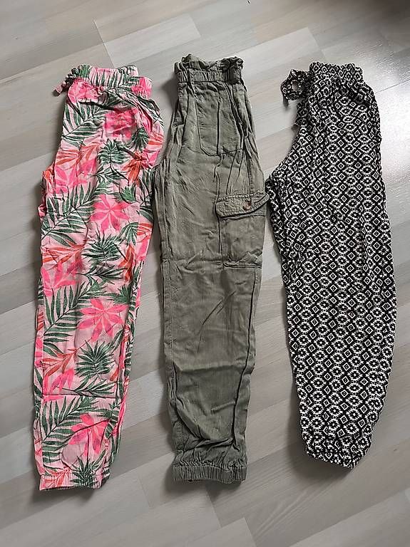 Pantaloni: Stoffhosen 3Stk. 134 – Usato da Buchrain venduto da eule2109
