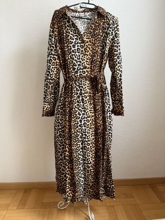 Blusenkleid von Y.A.S im Animal Print - Gr. 40