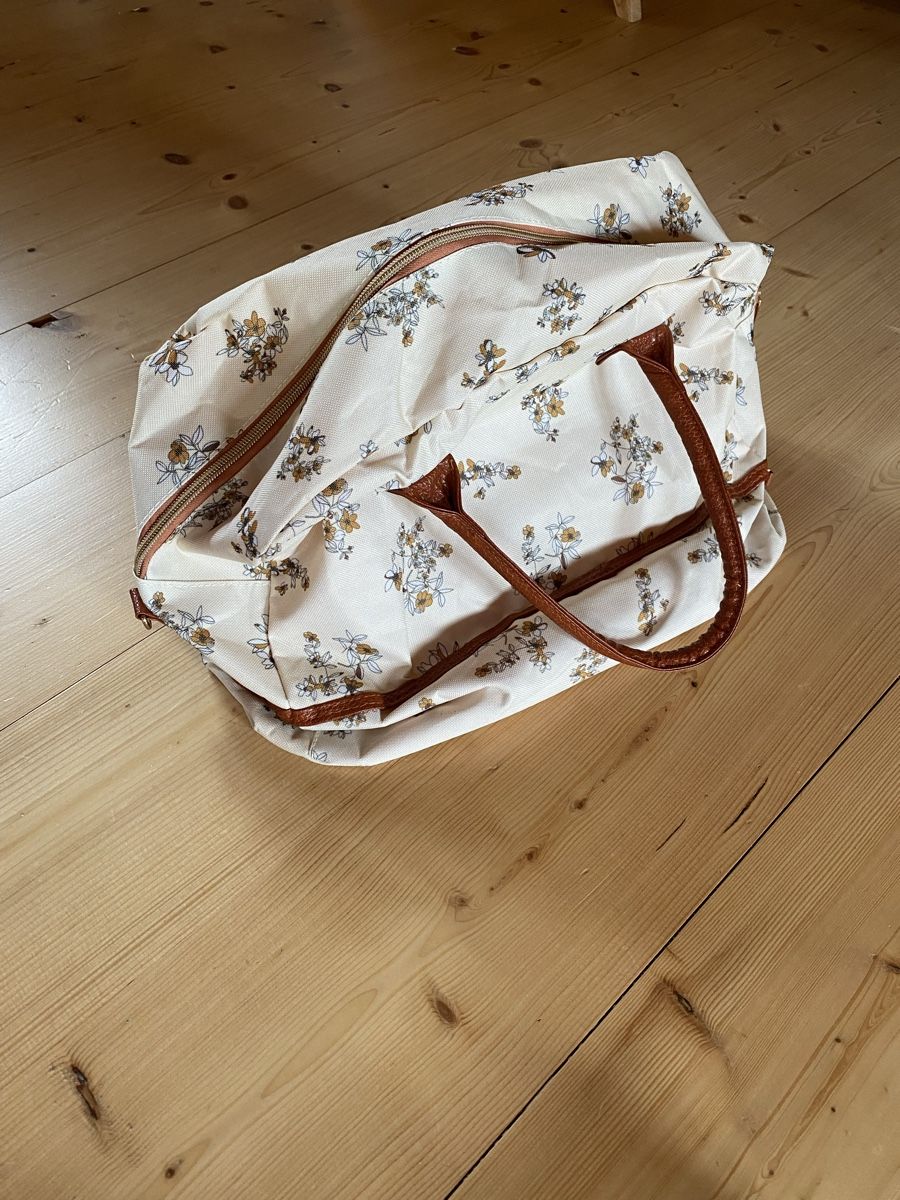 Taschen für Damen: Geräumige Tasche – Gebraucht aus Bern von ha6_zm75 4