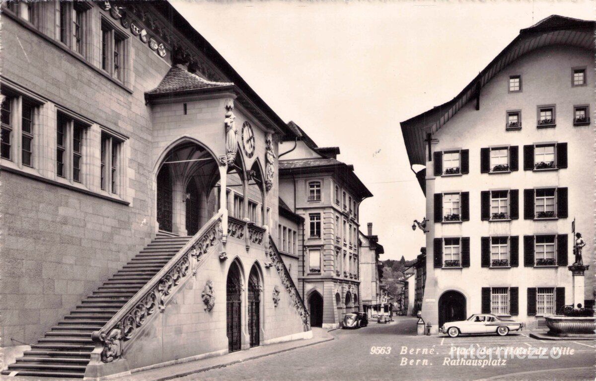 Cartoline postali: Bern // 1957 Rathausplatz Oldtimer alte Autos – Usato da Basel venduto da intermezzo12