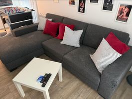 4-er Sofa mit Ottoman - dunkelgrau. Inkl. Kissen/Clubtisch