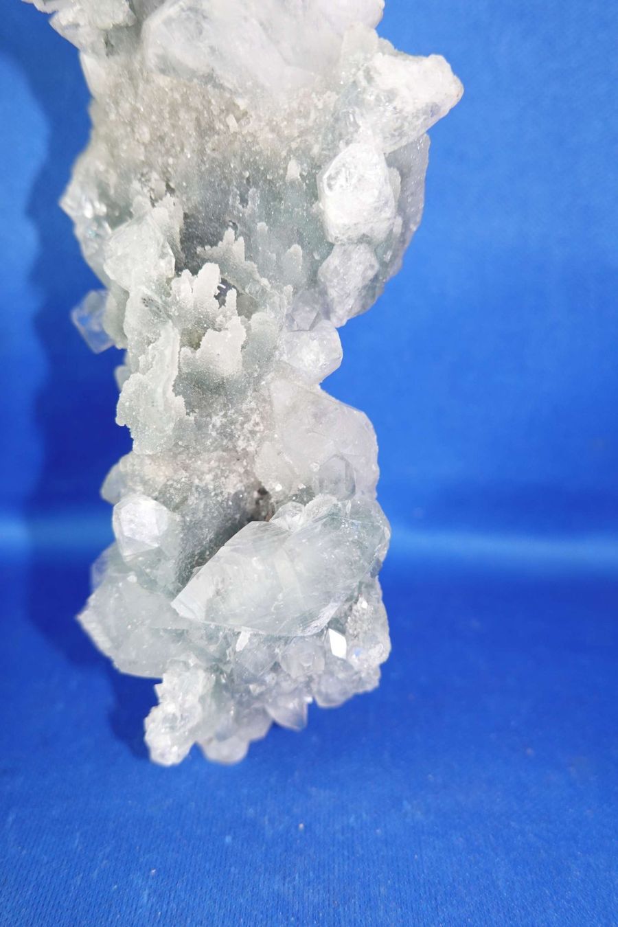 Minerali & Pietre curative: Apophylit Stalaktit auf Chalcedeon – Usato da Schinznach Bad venduto da Demerald 6