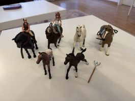Lot de figurines Schleich chevaux et cavalières