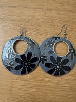 Ohrringe rund Blumenmuster schwarz grau guter Zustand