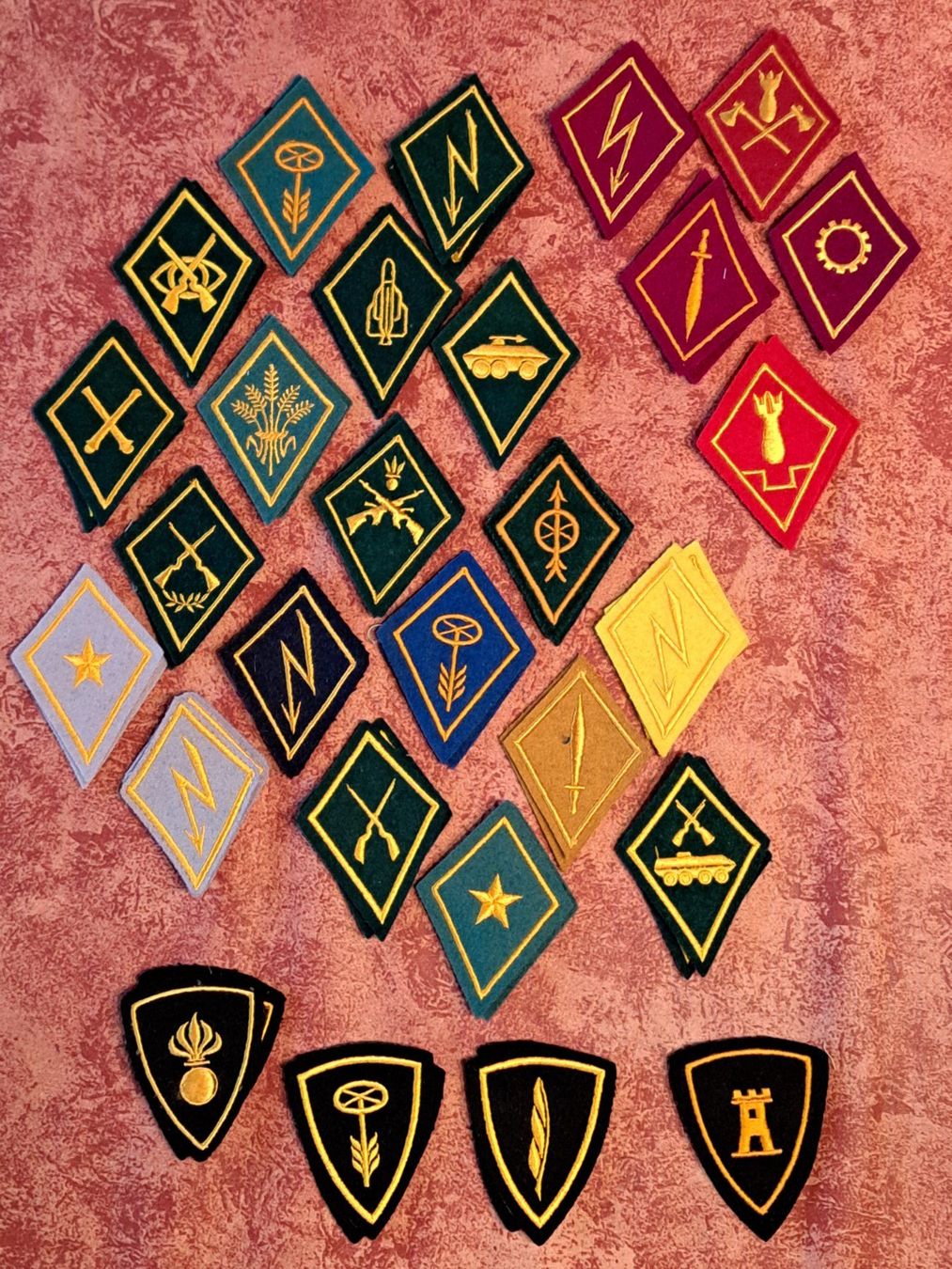 Schweizer Armee Placchette & Badge: Schweizer Armee Abzeichen Konvolut, (1) – Nuovo e nell'imballaggio originale da Oberburg venduto da portzi1