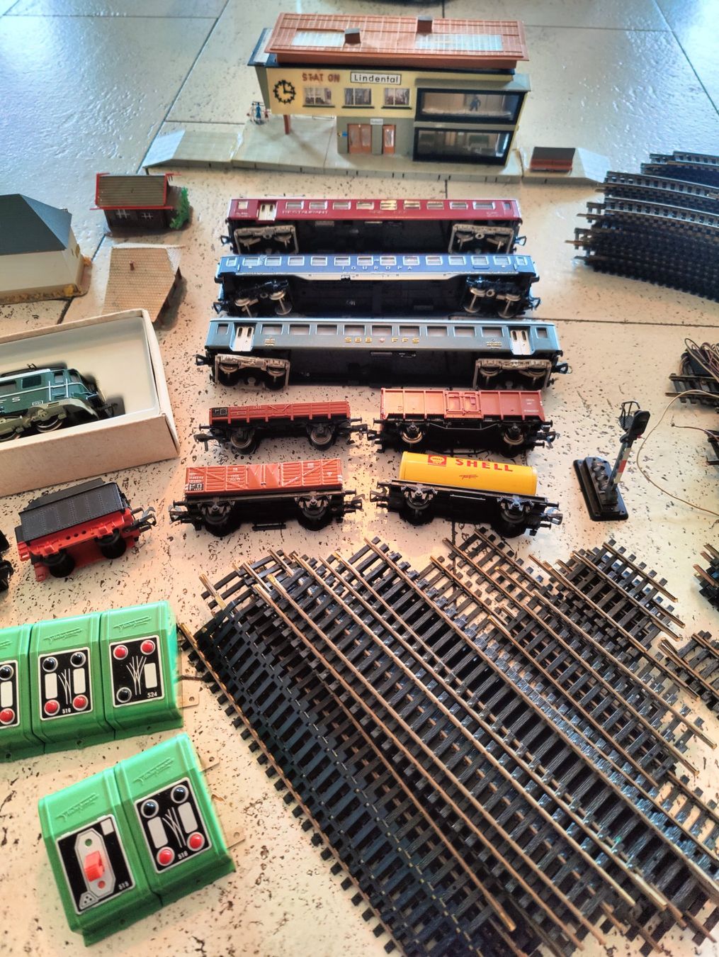 Fleischmann Modellini di ferrovie: Eisenbahnanlage Fleischmann, H0, analog - Full Set – Usato da Küsnacht ZH venduto da Astres 3