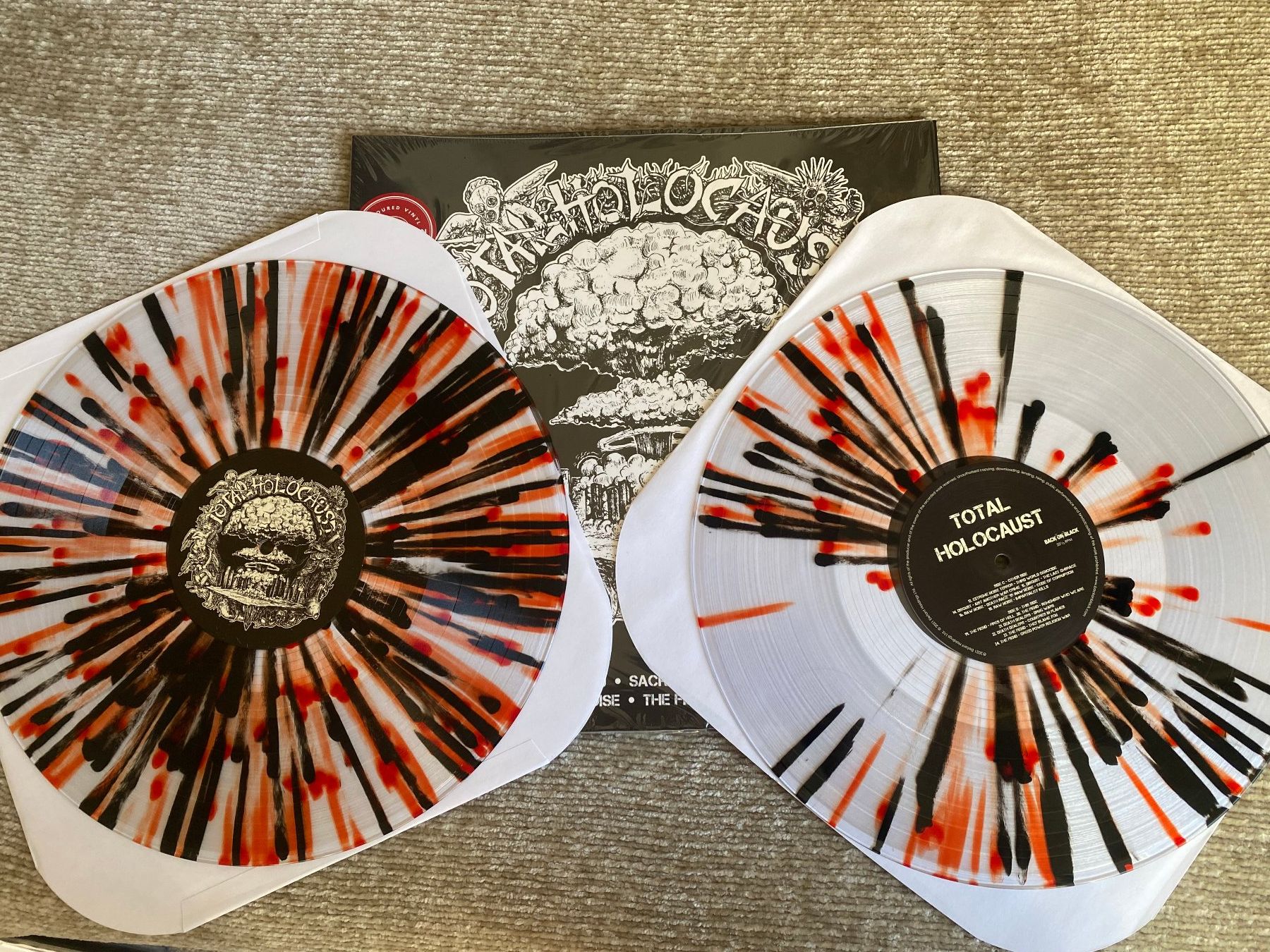 Schallplatten: Various – Total Holocaust / 2 LPs Splatter – Neu (gemäss Beschreibung) aus Basel von Dinosauce