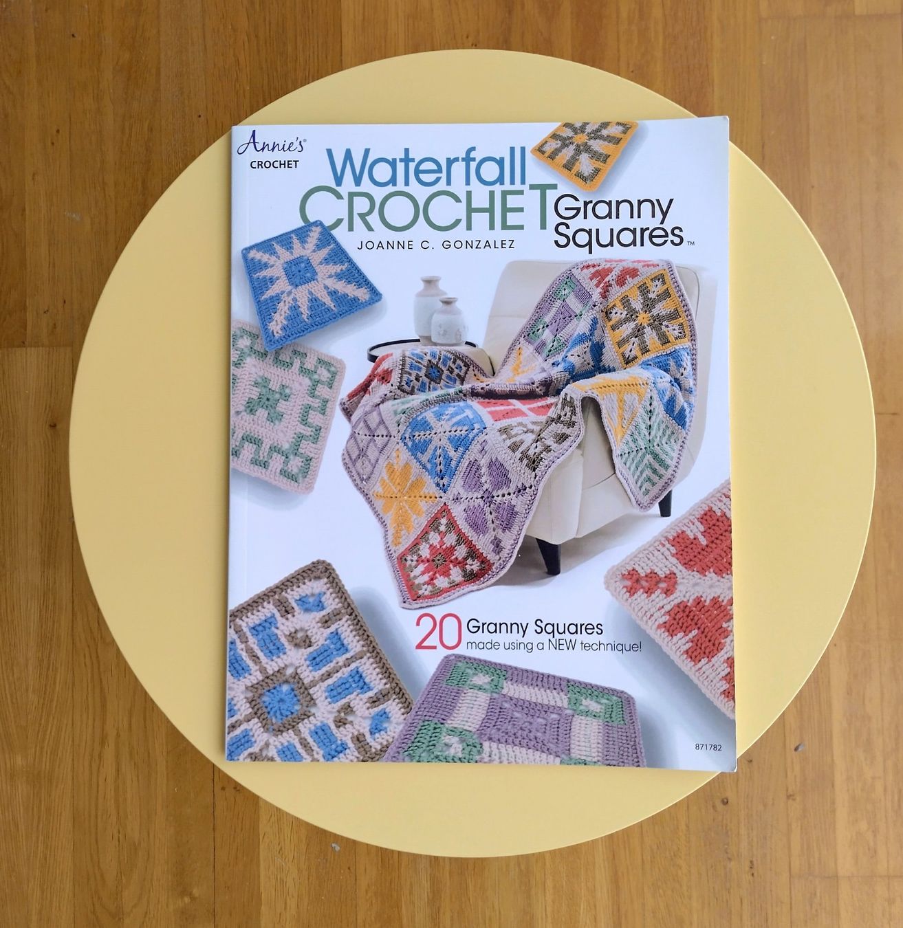 Bücher: Waterfall Crochet Granny Squares – Gebraucht aus Zürich von atthesea